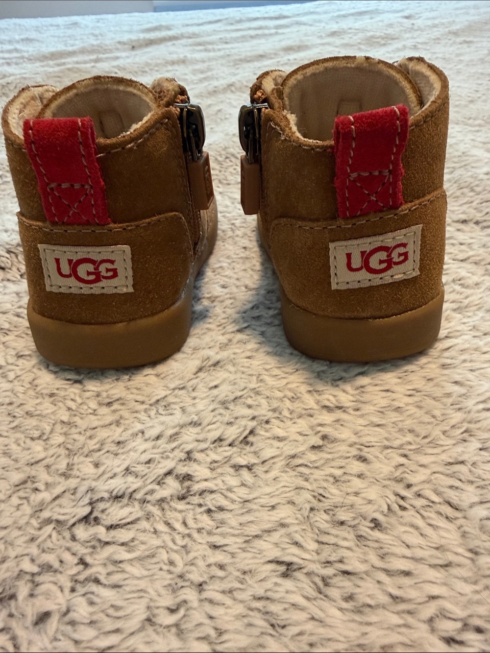 UGG Infant Kristjan Chukka Boots in Chestnut Size 2 - Picture 2 of 8